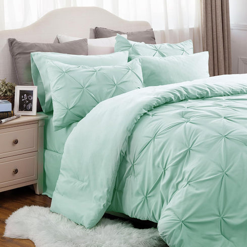 Marquis Luxurious Pinch Pleated Winter Comforter With  Pillow Shams